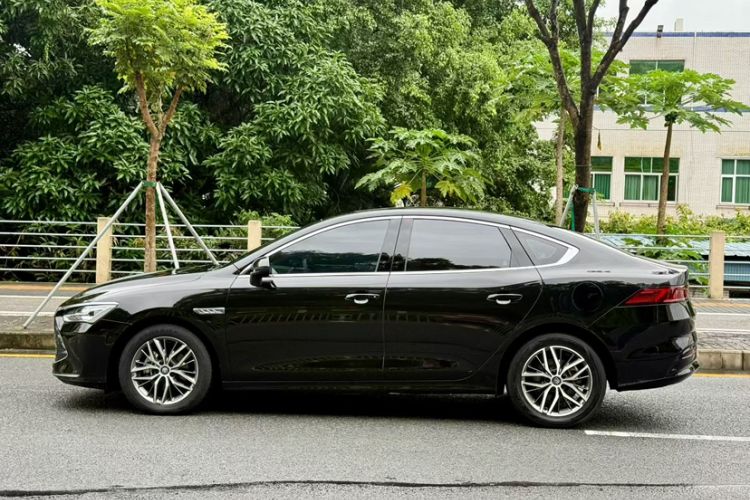 Used BYD Qin PLUS 2021 DM-i 55KM Flagship Model Exterior 4