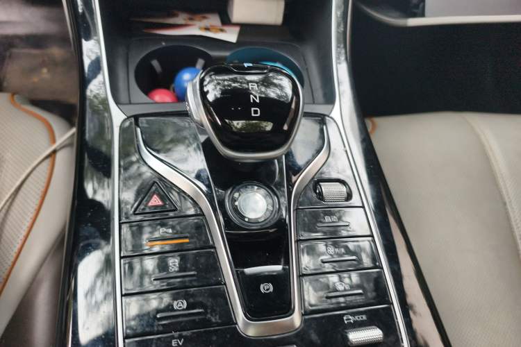 Used BYD Qin PLUS 2021 DM-i 55KM Flagship Model Gear Lever
