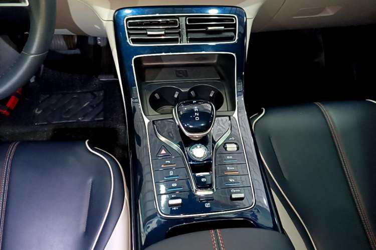 Used BYD Qin PLUS 2021 DM-i 55KM Flagship Model Gear Lever