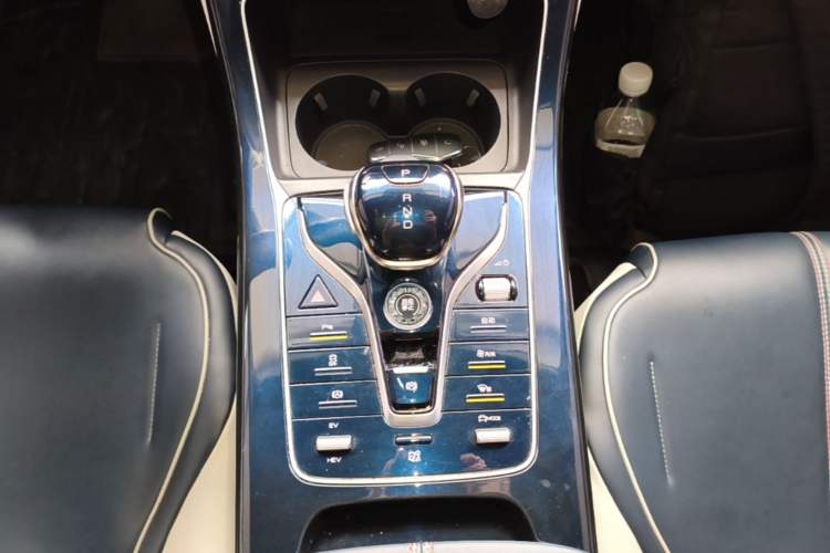 Used BYD Qin PLUS 2021 DM-i 55KM Flagship Model Gear Lever