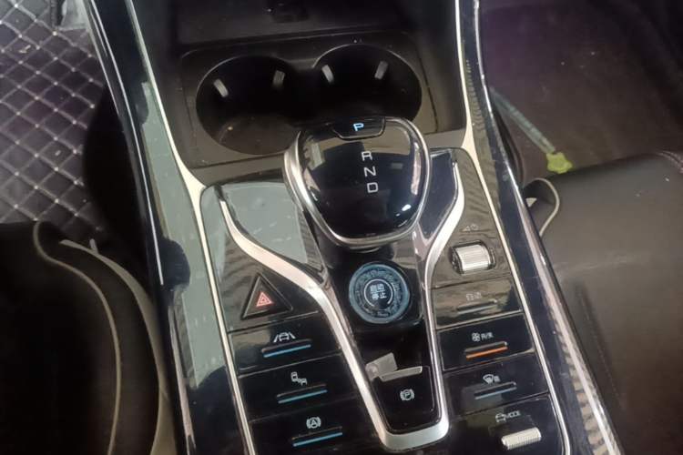 Used BYD Qin PLUS 2021 DM-i 120KM Flagship Model Gear Lever