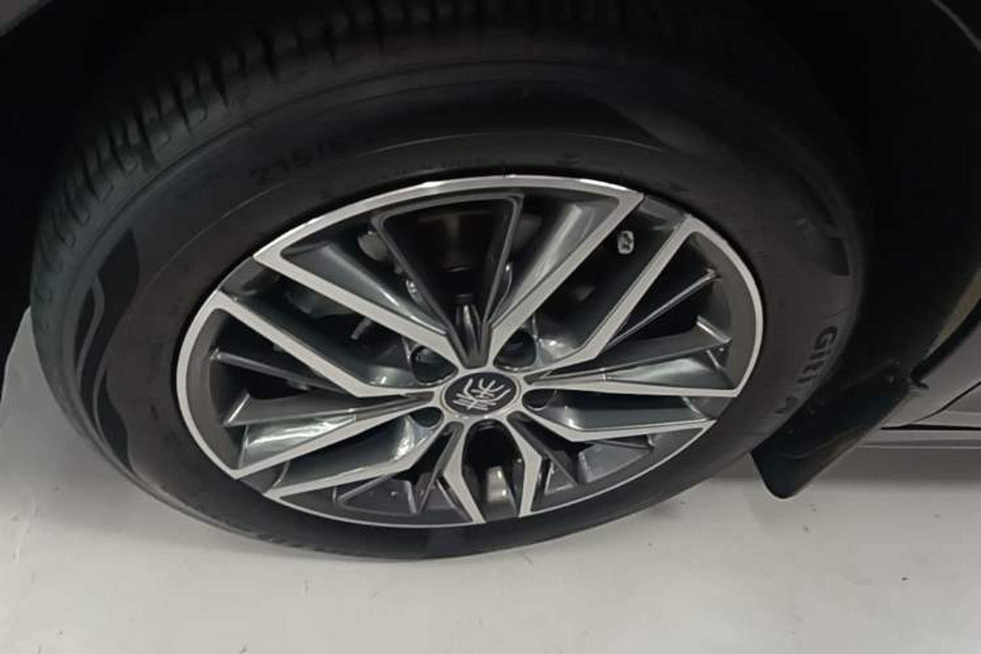 Used BYD Qin PLUS 2021 DM-i 120KM Prestige Model Left Front Wheel Hub