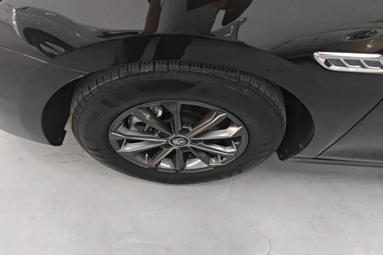 Used BYD Qin PLUS 2021 EV 420KM Commuter Edition Left Front Wheel Hub