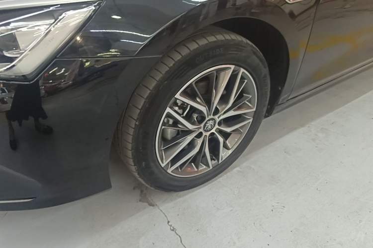 Used BYD Qin PLUS 2021 DM-i 55KM Flagship Model Left Front Wheel Hub