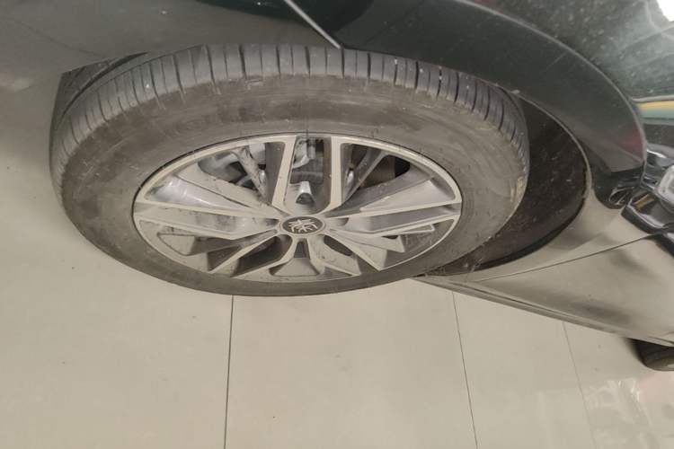 Used BYD Qin PLUS 2021 DM-i 55KM Flagship Model Left Front Wheel Hub
