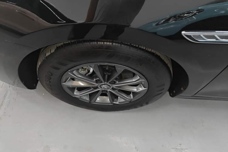 Used BYD Qin PLUS 2021 EV 420KM Commuter Edition Left Front Wheel Hub