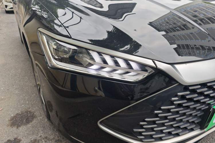 Used BYD Qin PLUS 2021 DM-i 120KM Prestige Model Right Front Headlight