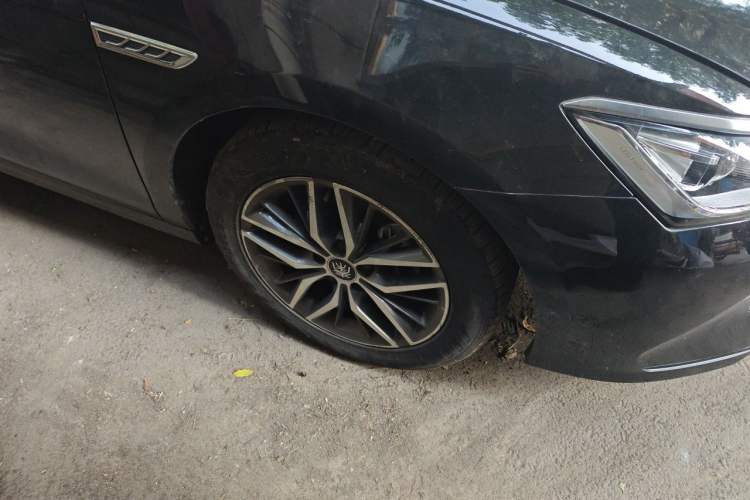 Used BYD Qin PLUS 2021 DM-i 55KM Flagship Model Right Front Wheel Hub