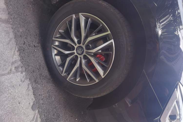 Used BYD Qin PLUS 2021 DM-i 120KM Flagship Model Right Front Wheel Hub