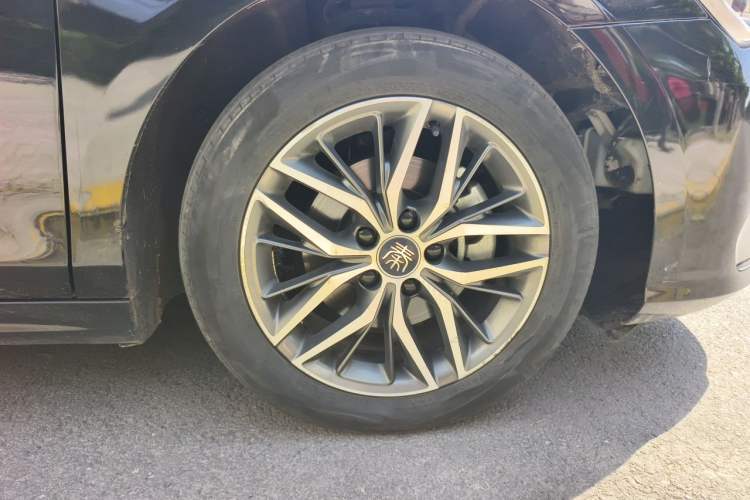 Used BYD Qin PLUS 2021 DM-i 55KM Flagship Model Right Front Wheel Hub