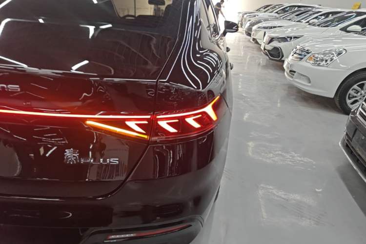 Used BYD Qin PLUS 2021 EV 420KM Commuter Edition Right Rear Taillight