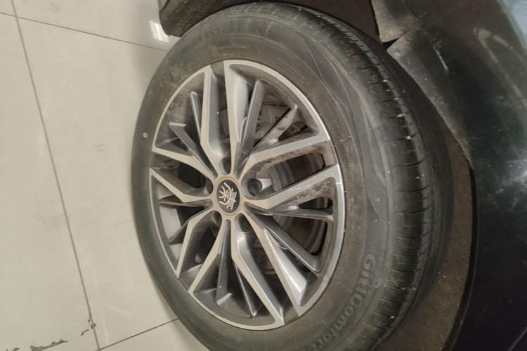 Used BYD Qin PLUS 2021 DM-i 55KM Flagship Model Right Rear Wheel Hub