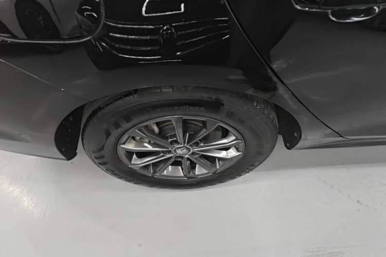 Used BYD Qin PLUS 2021 EV 420KM Commuter Edition Right Rear Wheel Hub