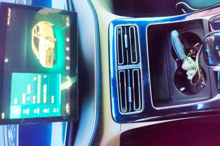 Used BYD Qin PLUS 2021 DM-i 55KM Flagship Model Audio And AC Panel