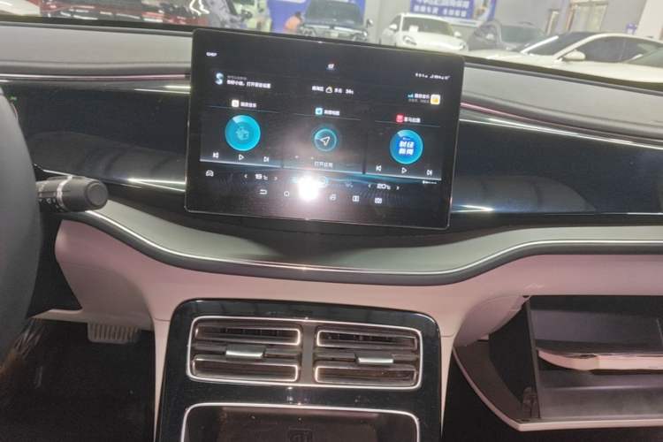 Used BYD Qin PLUS 2021 DM-i 55KM Flagship Model Audio And AC Panel