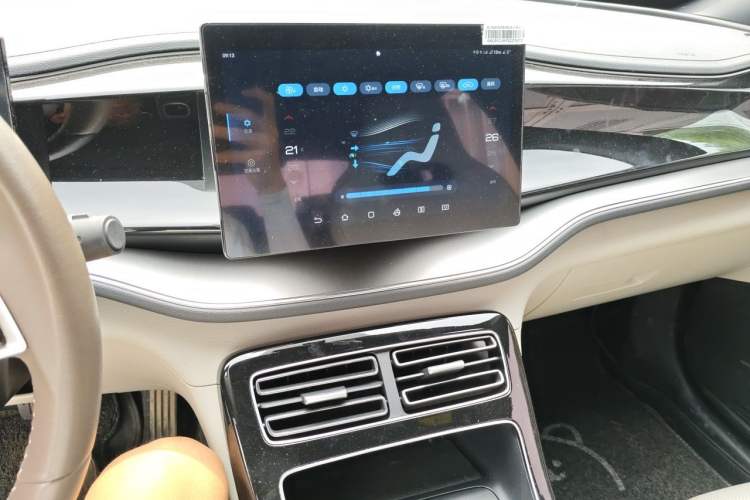 Used BYD Qin PLUS 2021 DM-i 120KM Prestige Model Audio And AC Panel