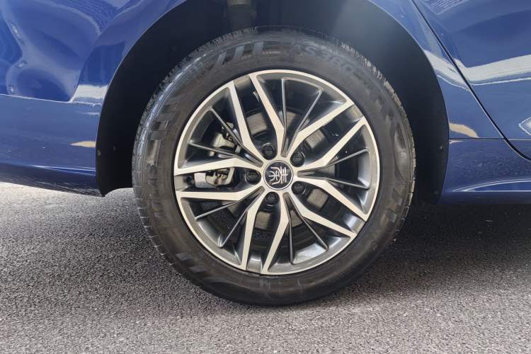 Used BYD Qin PLUS 2021 DM-i 120KM Flagship Model Exterior 4