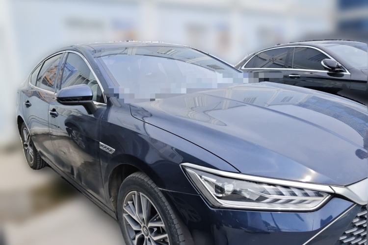 Used BYD Qin PLUS 2021 DM-i 120KM Prestige Model Front Right 45 Deg