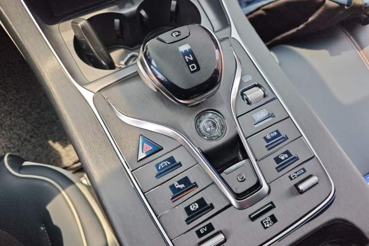 Used BYD Qin PLUS 2021 DM-i 120KM Flagship Model Gear Lever