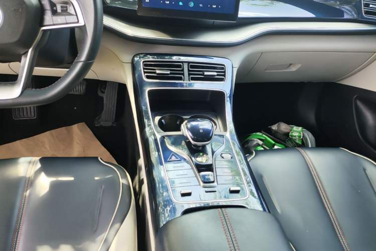 Used BYD Qin PLUS 2021 DM-i 55KM Flagship Model Gear Lever