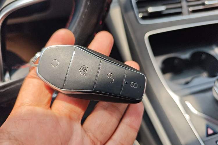 Used BYD Qin PLUS 2021 DM-i 120KM Flagship Model Interior 1