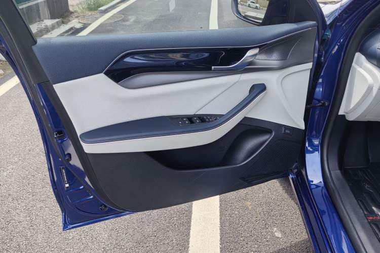 Used BYD Qin PLUS 2021 DM-i 120KM Flagship Model Interior 1