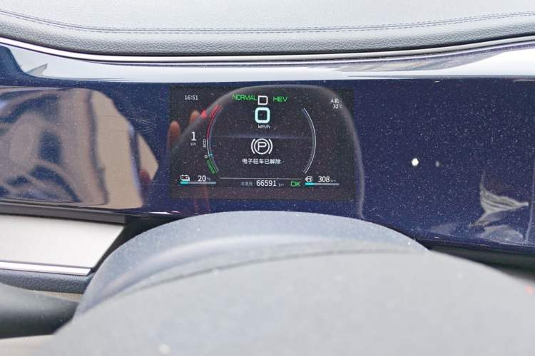 Used BYD Qin PLUS 2021 DM-i 55KM Flagship Model Odometer Close Up