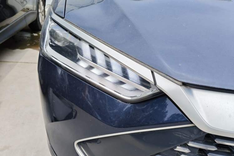 Used BYD Qin PLUS 2021 DM-i 120KM Prestige Model Right Front Headlight