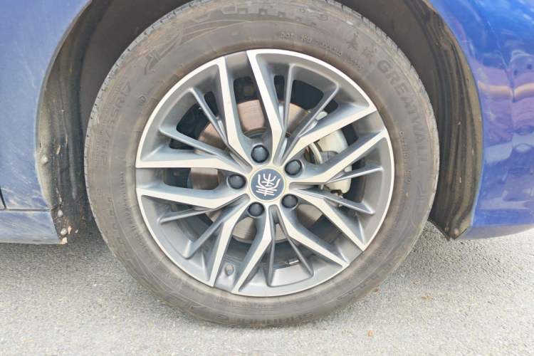 Used BYD Qin PLUS 2021 DM-i 55KM Flagship Model Right Front Wheel Hub