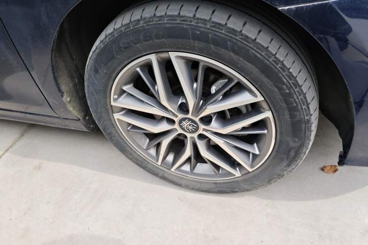 Used BYD Qin PLUS 2021 DM-i 120KM Prestige Model Right Front Wheel Hub