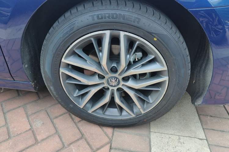 Used BYD Qin PLUS 2021 DM-i 55KM Flagship Model Right Front Wheel Hub