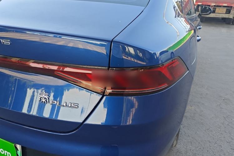 Used BYD Qin PLUS 2021 DM-i 120KM Flagship Model Right Rear Taillight