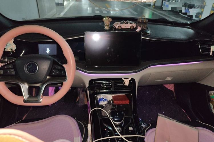 Used BYD Qin PLUS 2021 EV 500KM Luxury Model Center Console