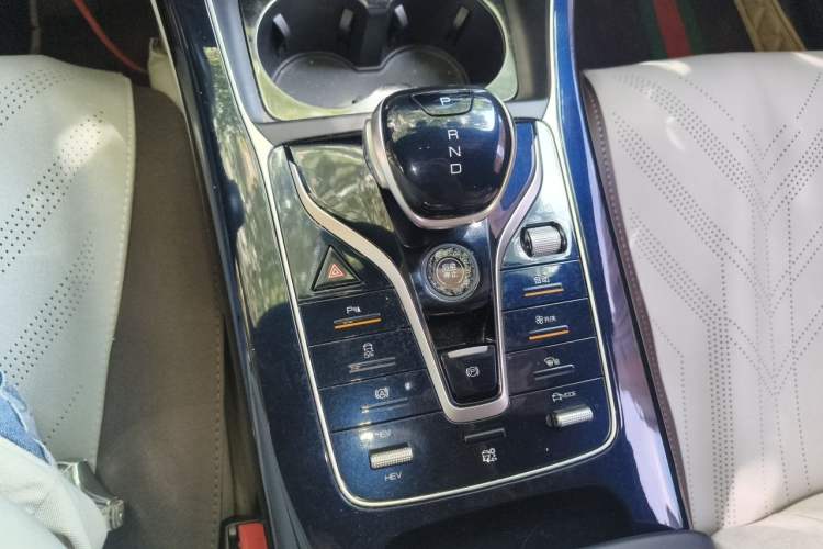 Used BYD Qin PLUS 2021 DM-i 55KM Flagship Model Gear Lever