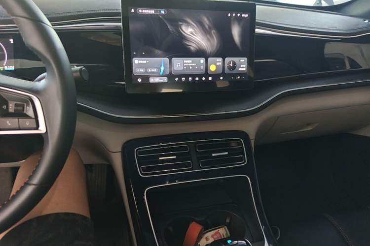 Used BYD Qin PLUS 2021 DM-i 55KM Flagship Model Audio And AC Panel