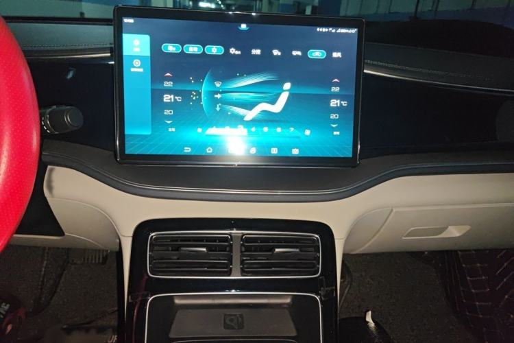Used BYD Qin PLUS 2021 DM-i 120KM Flagship Model Audio And AC Panel