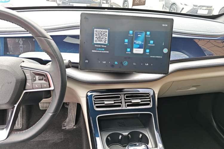 Used BYD Qin PLUS 2021 DM-i 55KM Flagship Model Audio And AC Panel