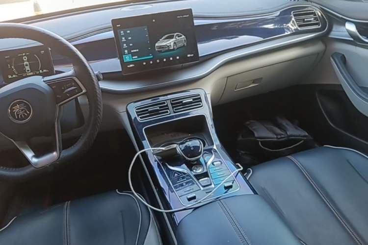 Used BYD Qin PLUS 2021 DM-i 55KM Flagship Model Audio And AC Panel