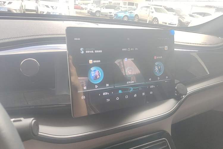 Used BYD Qin PLUS 2021 DM-i 55KM Flagship Model Audio And AC Panel