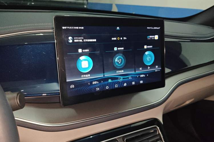 Used BYD Qin PLUS 2021 EV 500KM Luxury Model Audio And AC Panel