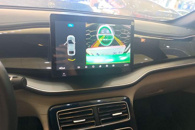 Used BYD Qin PLUS 2021 DM-i 55KM Flagship Model Audio And AC Panel