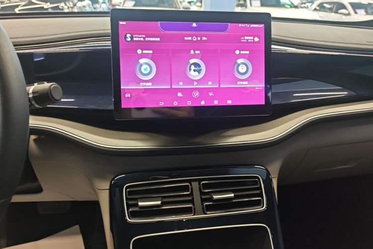 Used BYD Qin PLUS 2021 DM-i 55KM Flagship Model Audio And AC Panel