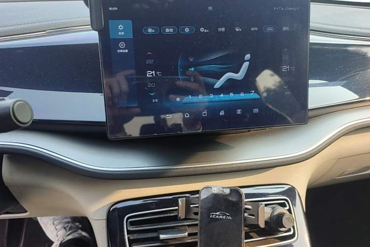 Used BYD Qin PLUS 2021 DM-i 55KM Flagship Model Audio And AC Panel