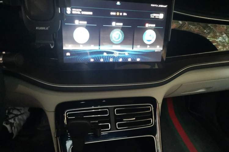 Used BYD Qin PLUS 2021 DM-i 55KM Flagship Model Audio And AC Panel