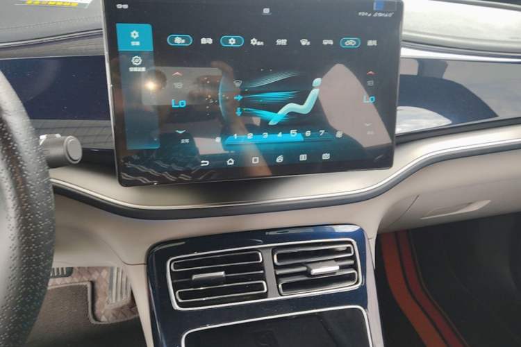 Used BYD Qin PLUS 2021 DM-i 120KM Flagship Model Audio And AC Panel