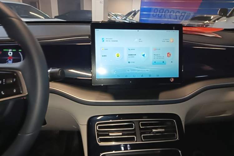 Used BYD Qin PLUS 2021 DM-i 55KM Flagship Model Audio And AC Panel