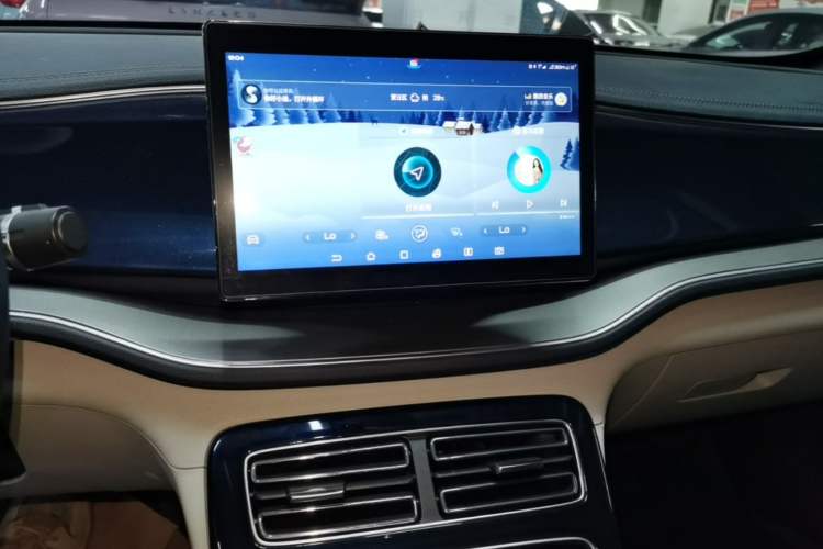 Used BYD Qin PLUS 2021 DM-i 55KM Flagship Model Audio And AC Panel