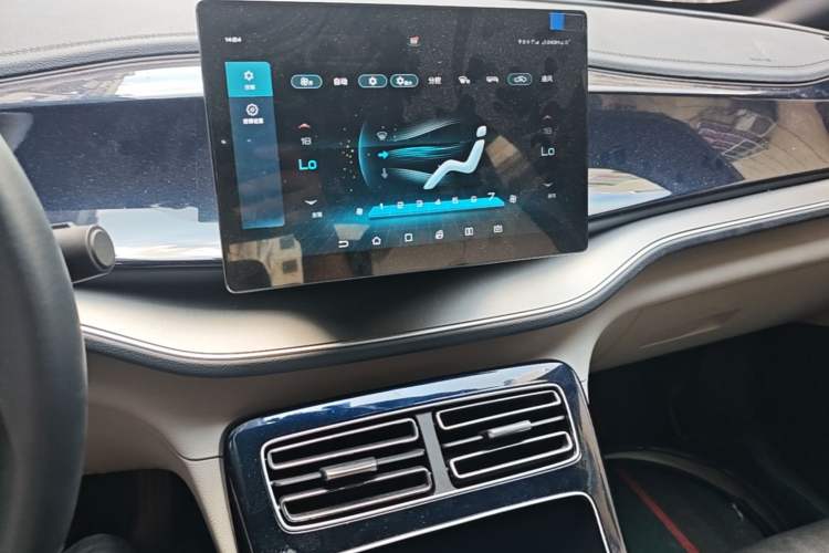 Used BYD Qin PLUS 2021 DM-i 55KM Flagship Model Audio And AC Panel