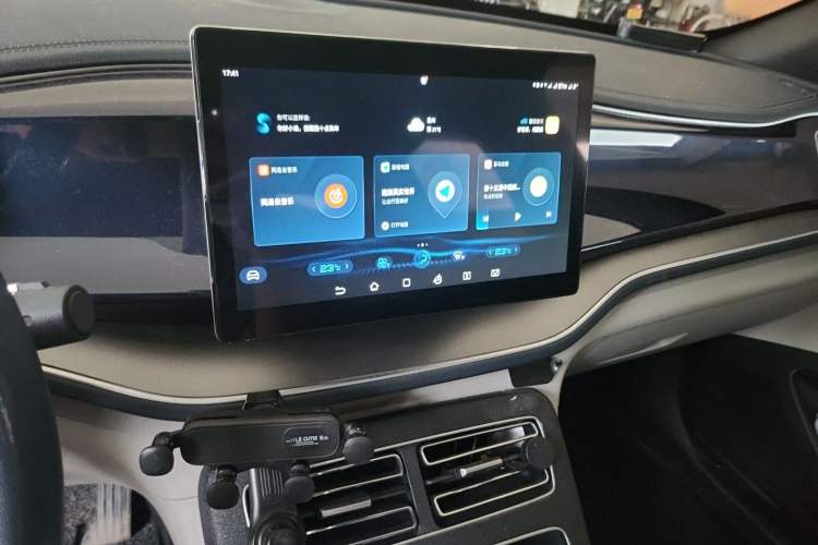 Used BYD Qin PLUS 2021 DM-i 120KM Prestige Model Audio And AC Panel