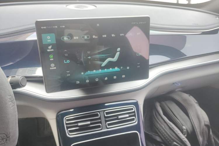 Used BYD Qin PLUS 2021 EV 600KM Flagship Model Audio And AC Panel